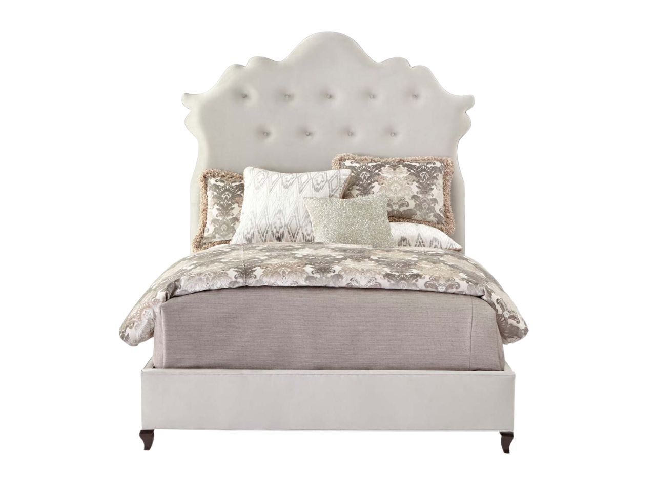 Cama Estofada AnaBelle AD Boutique, em veludo cinza-claro, cabeceira capitonê com curvas suaves e acabamento premium exclusivo.